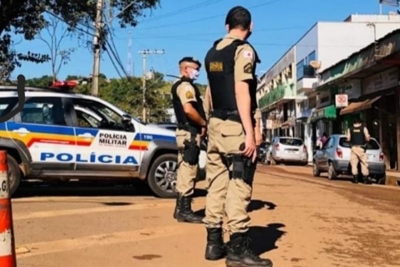 Jovem é socorrida após ser atropelada em Barão de Cocais