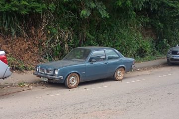 Chevette estacionado tem a bateria furtada na rua Nova Era