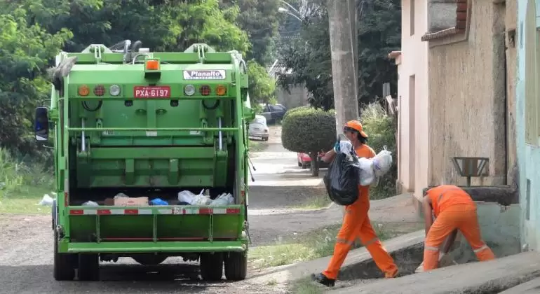 Obras na BR-381 afetam logística de caminhões da coleta de lixo em Monlevade