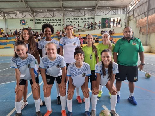 Com 50 gols em três jogos, Seleção feminina de futsal de Monlevade é campeã invicta em Santa Maria