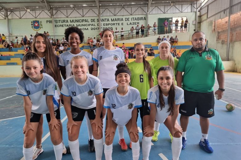 Com 50 gols em três jogos, Seleção feminina de futsal de Monlevade é campeã invicta em Santa Maria
