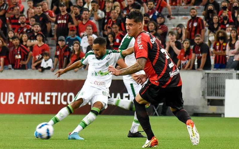 Everaldo cita lições de goleada sofrida pelo América diante do Athletico-PR