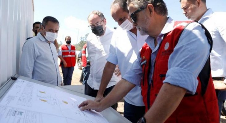 Kalil em visita à obra no trecho do Anel Rodoviário.