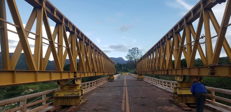 Diamantina: ponte sobre o Rio Jequitinhonha tem tráfego liberado parcialmente