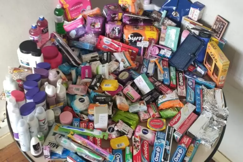 Campanha arrecada produtos de higiene e maquiagem para mulheres em vulnerabilidade social de Monlevade