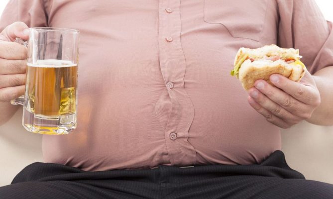 Dia da Obesidade: dormir pouco pode gerar ganho de peso, diz especialista