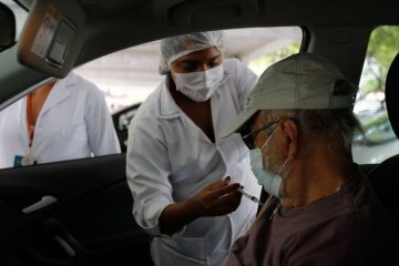 Minas amplia vacinação da quarta dose para idosos acima de 60 anos
