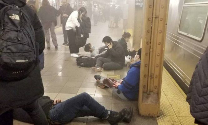 Nova York: ataque a tiros em estação de metrô no Brooklyn deixa ao menos 13 feridos