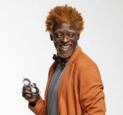 Seu Jorge desembarca em Valadares e promete show repleto de hits
