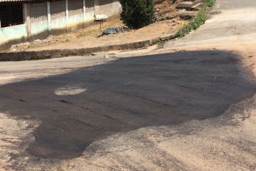 Após um mês e meio, cratera no meio da rua no bairro Paineiras é tapada
