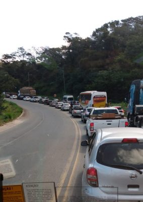 BR-381 apresenta congestionamento na chegada a Belo Horizonte