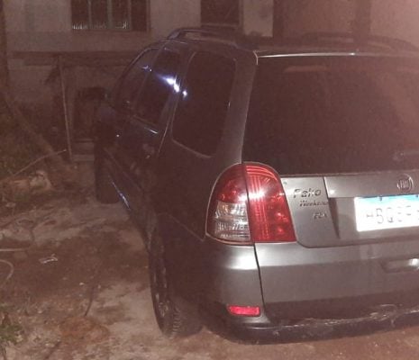 Após denúncia, PM recupera carro roubado em Itabira