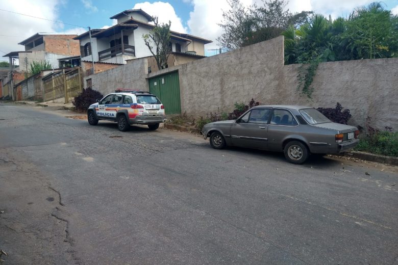 Chevette furtado é encontrado no bairro Gianette