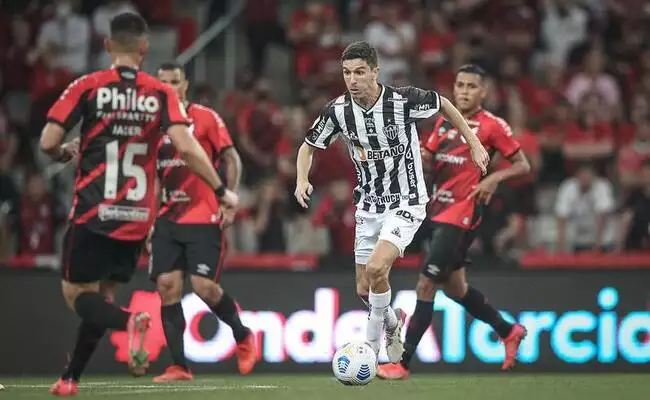 Saiba como assistir Athletico-PR e Atlético-MG, pelo Brasileirão