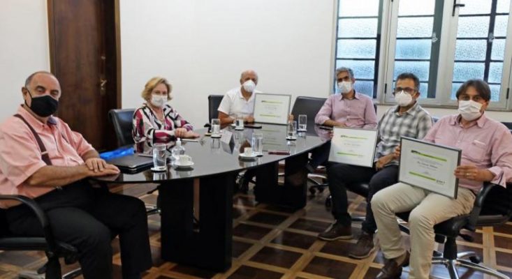 Comitê de enfrentamento à Covid-19 é homenageado em BH