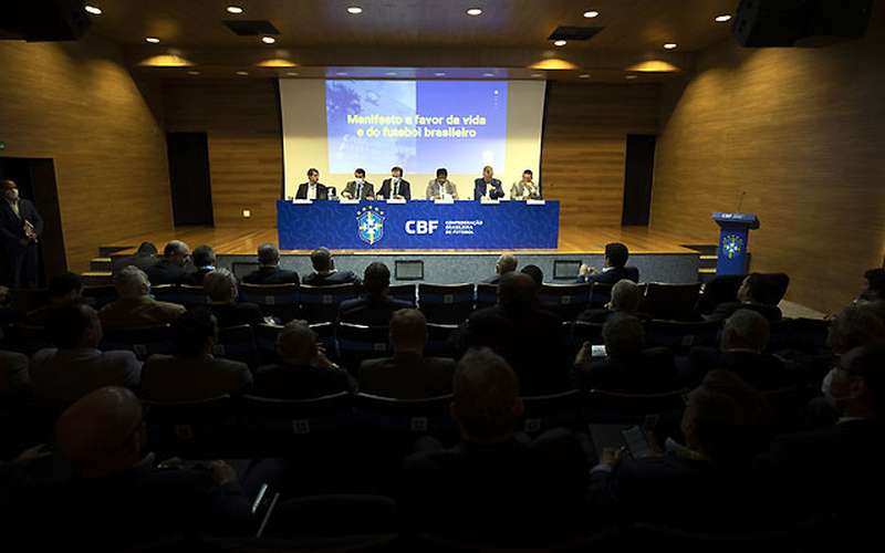 CBF demite responsável pelo VAR e mais nove da Comissão de Arbitragem
