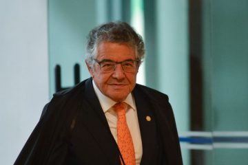 “Não cabe questionar esse ato”, diz Marco Aurélio sobre perdão de Bolsonaro a Silveira