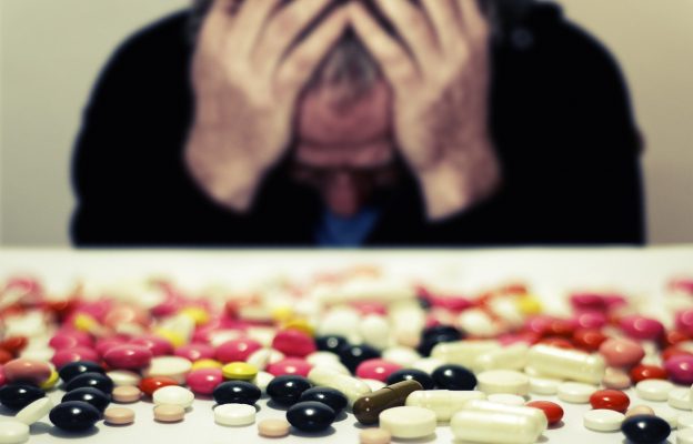 Doença de Parkinson: medicamentos estão em falta na Rede Pública
