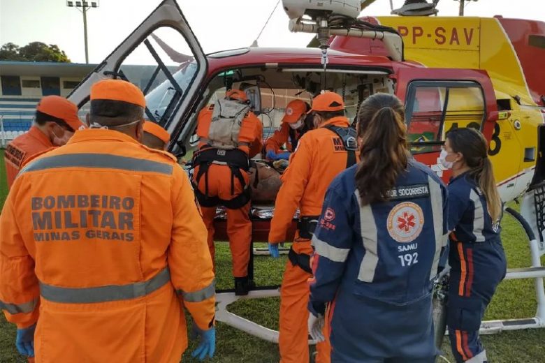 Homem fica em estado grave após vergalhão ficar encravado na cabeça, em Pará de Minas