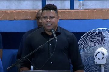 “Vamos voltar à elite do futebol brasileiro, vocês têm o meu compromisso” diz Ronaldo Fenômeno em discurso