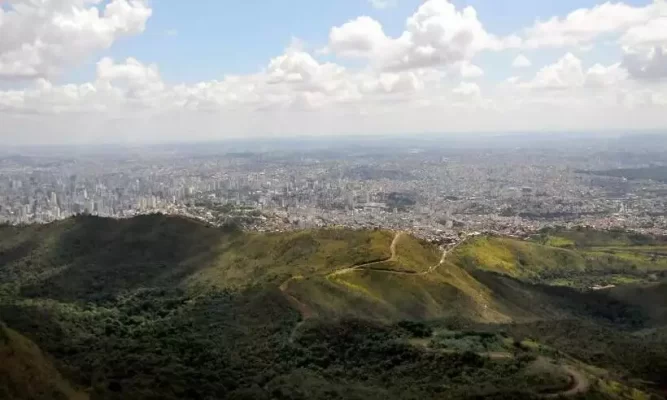 Justiça derruba liminar que permitia retorno de mineração na Serra do Curral