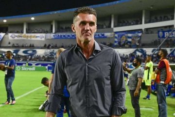 ‘Dedo do treinador’: com mudanças, Mancini é decisivo em vitória do América