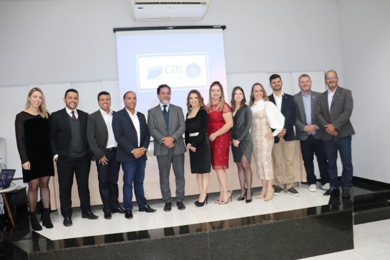 Nova diretoria toma posse da CDL Itabira e anuncia retorno do Mérito Lojista Empresarial