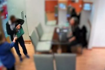 Homem finge ser cliente e assalta joalheria no ItaúPower Shopping; veja vídeo