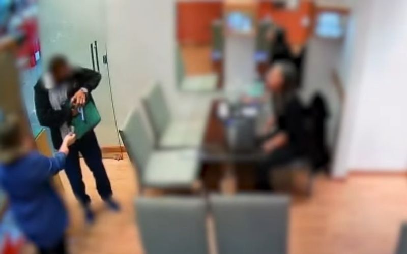 Homem finge ser cliente e assalta joalheria no ItaúPower Shopping; veja vídeo