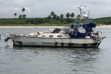 Corpo é encontrado em veleiro à deriva na costa de Natal