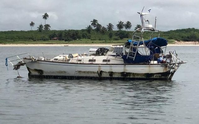 Corpo é encontrado em veleiro à deriva na costa de Natal