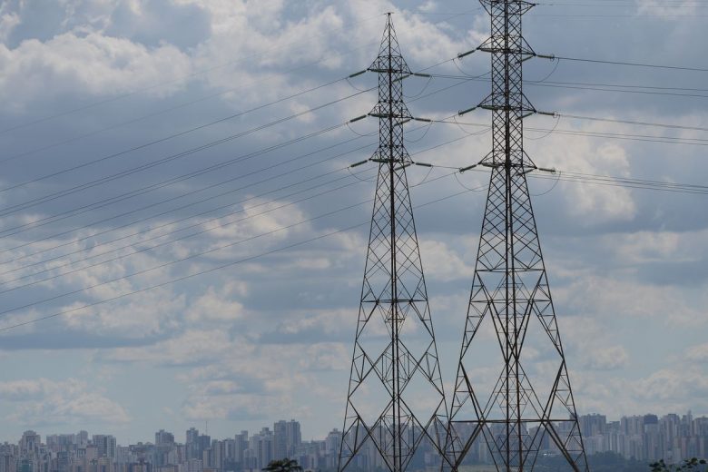 Modernização do setor elétrico inclui energia mais barata, diz Ipea