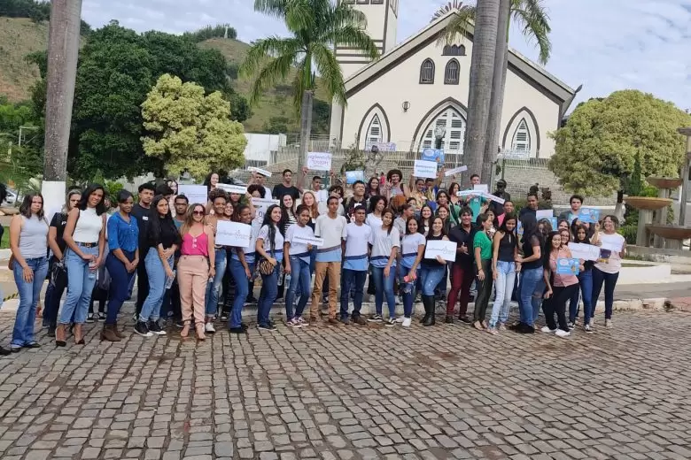 Integrantes do Parlamento Jovem de São Gonçalo participam de encontro em Dionísio