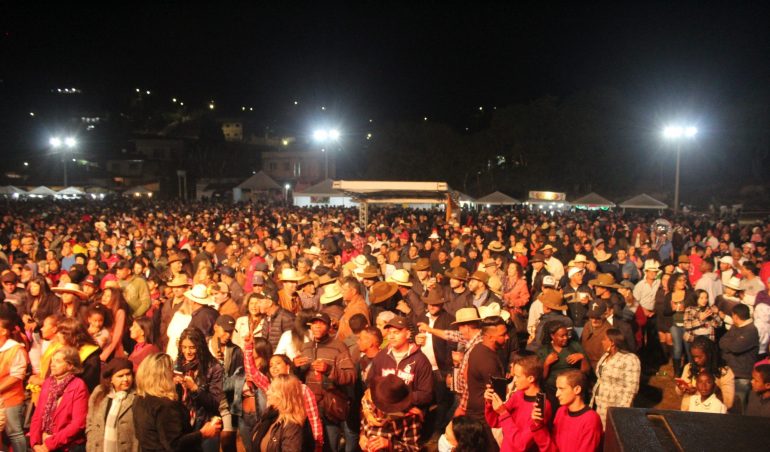 Público se despede do I Festival da Cultura Tropeira; confira as fotos