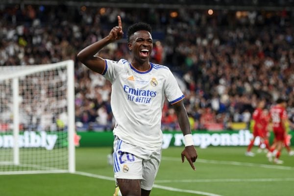 Vinicius Jr. marcaAtlético de Madrid suspende três sócios acusados de insultos racistas a Vini Jr.a, Courtois fecha o gol e Real Madrid vence a Liga dos Campeões; veja os melhor momentos!