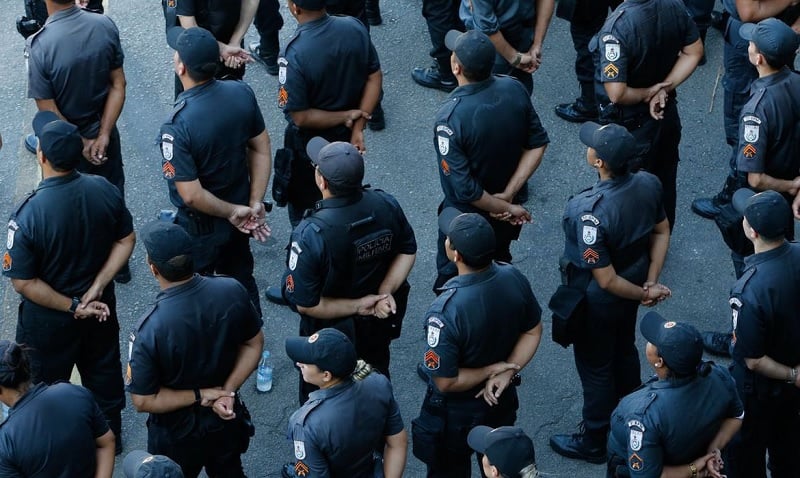 Rio de Janeiro terá câmeras em uniformes de PMs a partir de segunda-feira