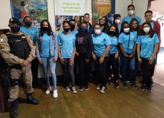 Jovens Aprendizes participam de Ciclo de Palestras da Polícia Militar
