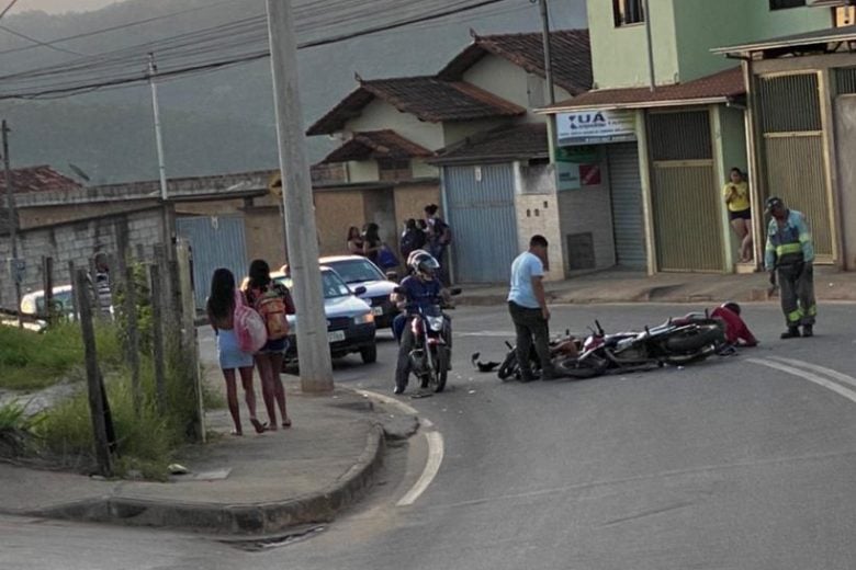 Colisão entre motos deixa dois feridos em Santa Bárbara