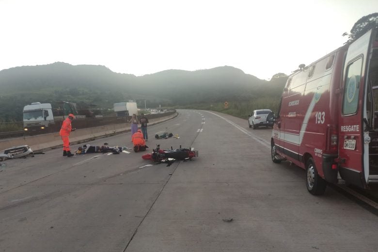 Casal fica ferido em acidente na BR-381, em Bom Jesus do Amparo