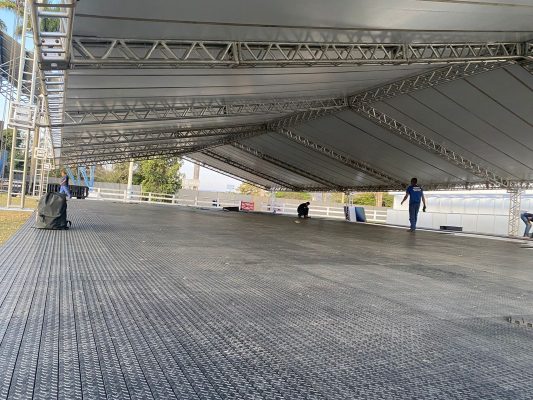 Evento: estrutura para show do João Gomes está em final de montagem