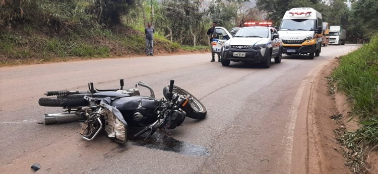 motociclista-morre-ao-colidir-contra-carreta-na-estrada-105