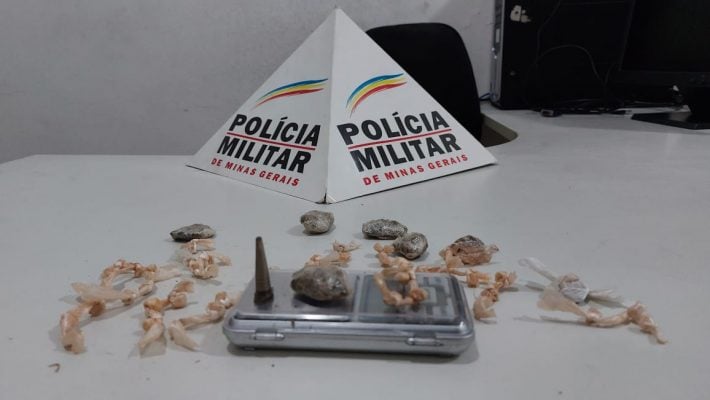 policia-apreende-quase-50-pedras-de-crack-no-fenix