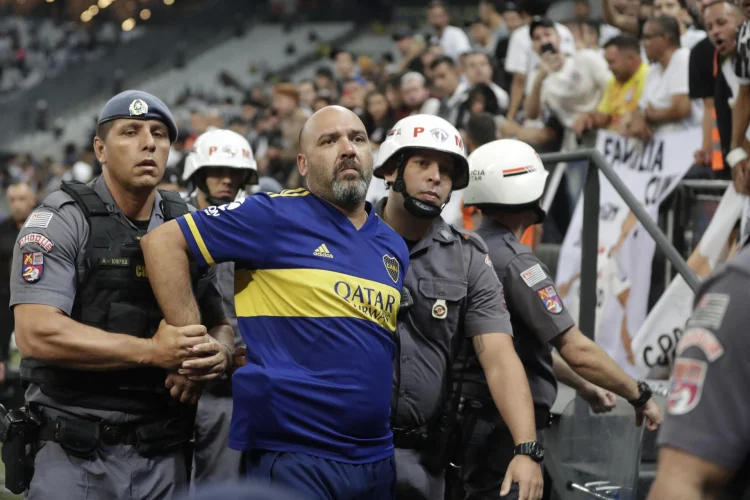 Os clubes brasileiros deveriam abandonar a Libertadores