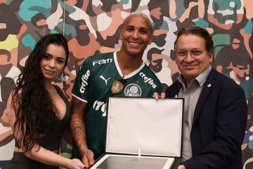 Liberado pelo Palmeiras, Deyverson é homenageado e afirma: ‘É um até logo’