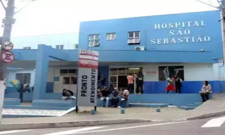 Casal com Covid-19 se recusa a usar máscara e agride médico