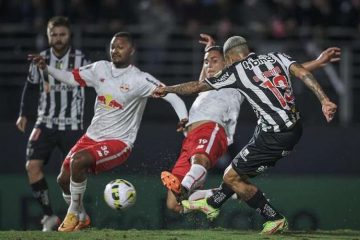 Bragantino x Atlético: CBF divulga áudio do VAR em pênalti anulado