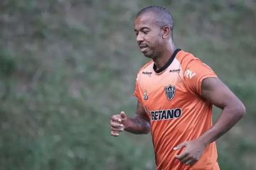 Atlético renova contrato do lateral-direito Mariano até o fim de 2023