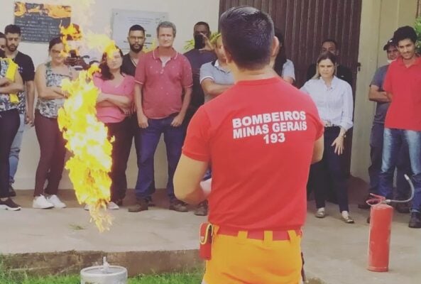 Participantes do Curso de Brigada de Incêndio recebem certificação em Monlevade