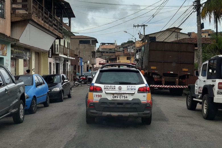 Foragido da justiça é preso pela PM no bairro Praia