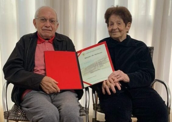 Proprietário da Zenith, primeira livraria de Itabira, recebe monção de aplausos